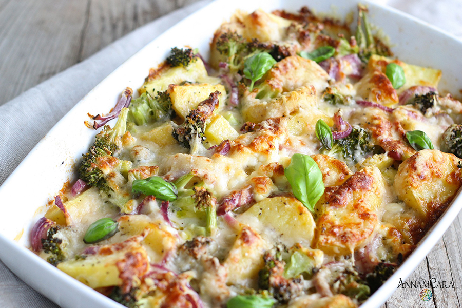 Anna'mCara-Blog - Veganes 2022 - Veganer "Kartoffelgratin" - Beispiel mit Broccoli und Zwiebeln