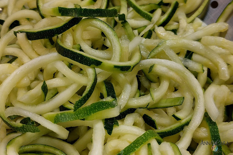 Anna'mCara-Blog - Veganes 2022 - Pasta-Party - Zoodles